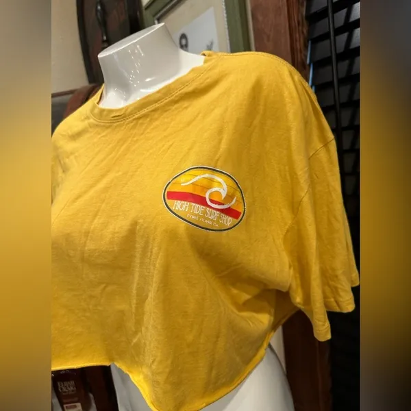 Surf Style High Tide Surf Shop Tybee Island GA Cropped Graphic T-Shirt Yellow Women's XL - Image 5
