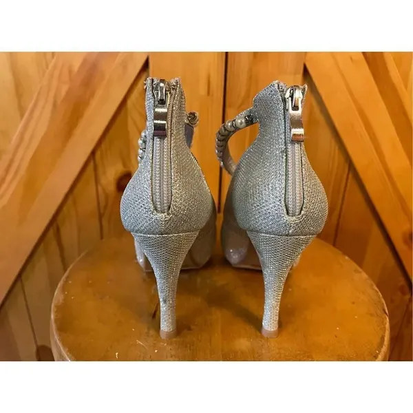 Flourish Silver Heels Size 8 Silver - Image 4