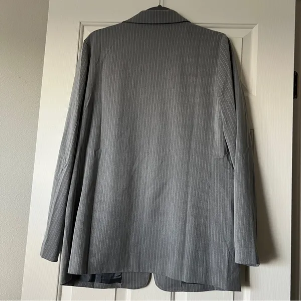 Klassy Network Gray Pinstripe Blazer Women’s Size L NWT - Image 6
