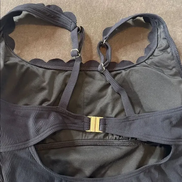Charmo Women’s Black Scalloped Swimsuit One Piece Square Neck SPF50+ Size M NWT - Image 10