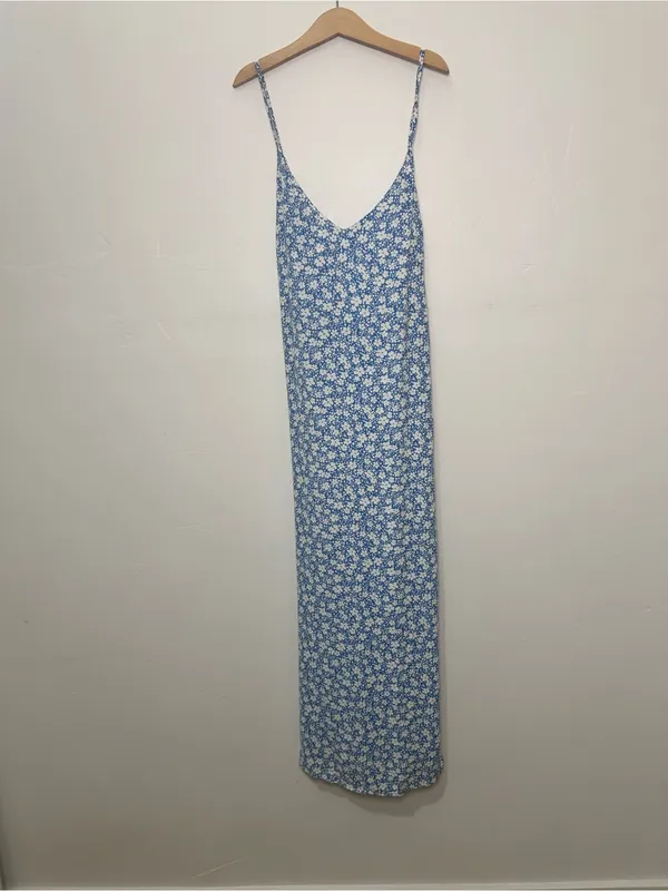 Reformation Nella blue and white floral midi dress size 2 - Image 6