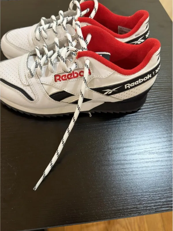 Size US 6 Women’s reebok classic white/red/black leather shoes (m12) - Image 3