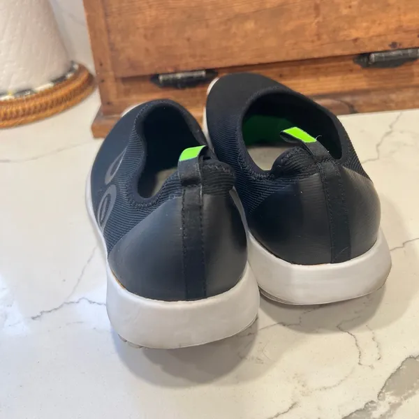 OOFOS OOmg Sport‎ Women's size 9.5 black - Image 4