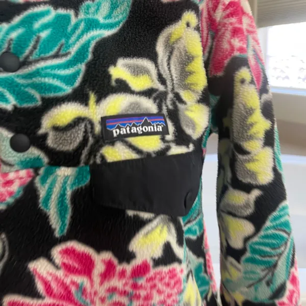 Patagonia Synchilla Snap-T Floral Fleece Pullover Mondays Black size sm Womens - Image 4