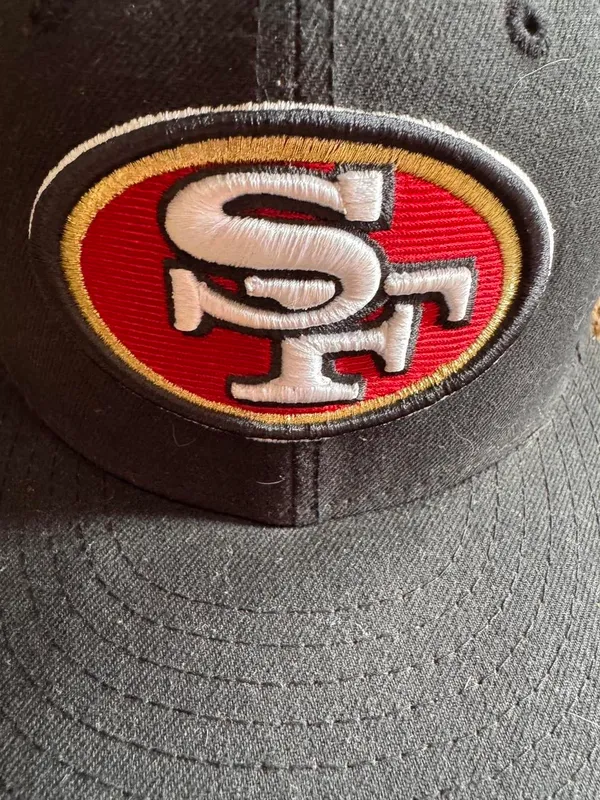 NWOT San Francisco 49ers New Era 59FIFTY Black Fitted Hat (6 7/8) - Image 2