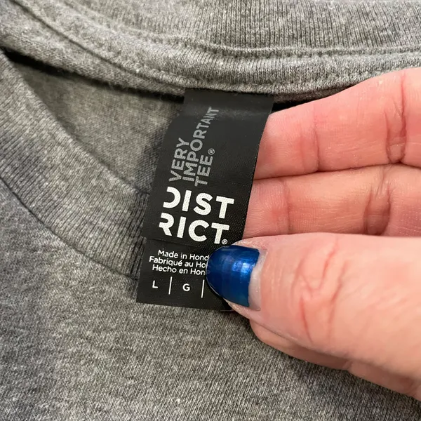 Gray Deer Graphic Tee Shirt that says Oh Me Size L - Image 4