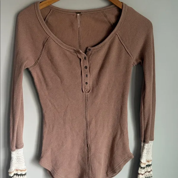 Free people alpine ski lodge cuff thermal in mushroom combo - Image 3