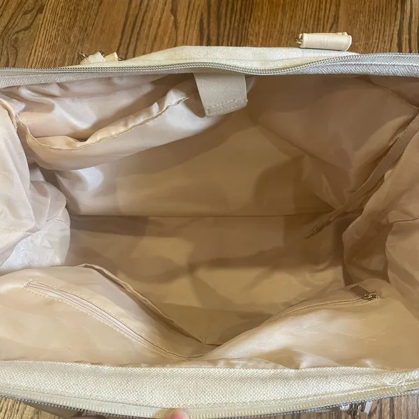 BEIS The Weekender Large Bag in Beige - Image 7