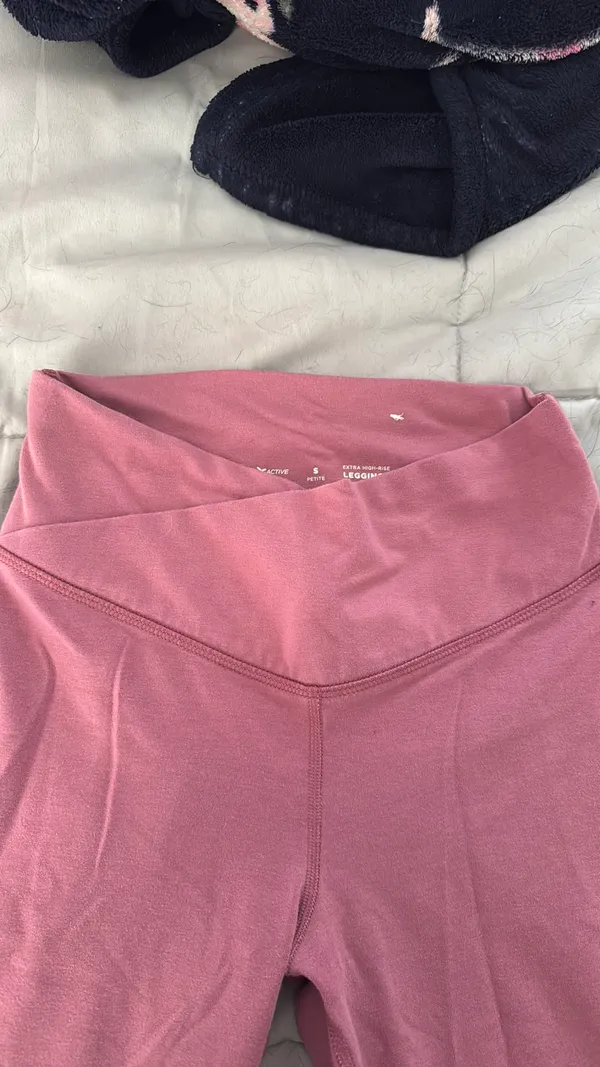 Old Navy Crossover Leggings - Image 2