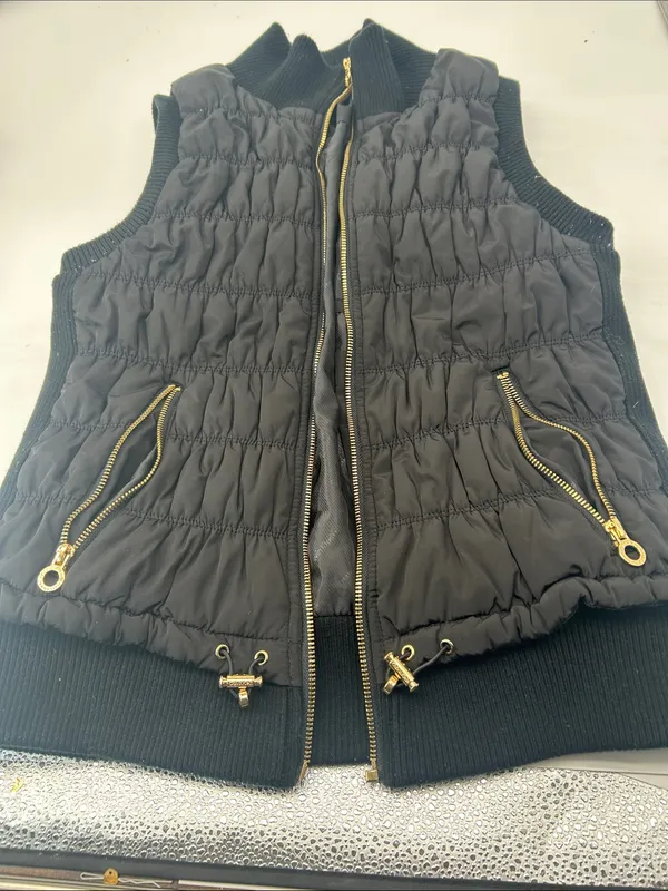 Calvin Klein Women’s Black Quilted Puffer Vest with Gold Accents bust bust 32 length 23 - Image 4