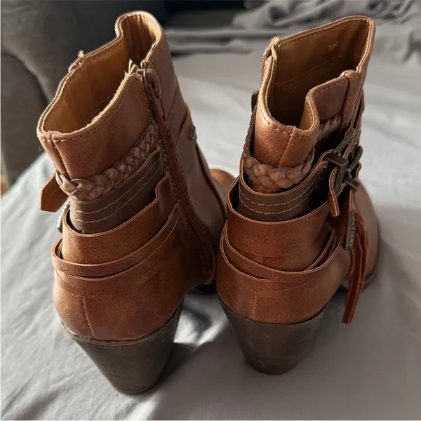 $80 NEW Jellypop Women's Jennifer Heeled Ankle Boots western 10 - Image 6