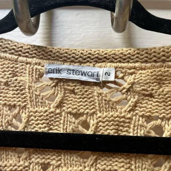 Womens Grannycore Cable Knit Fisherman Vneck Sweater Size 2 Chunky Tan button - Image 3