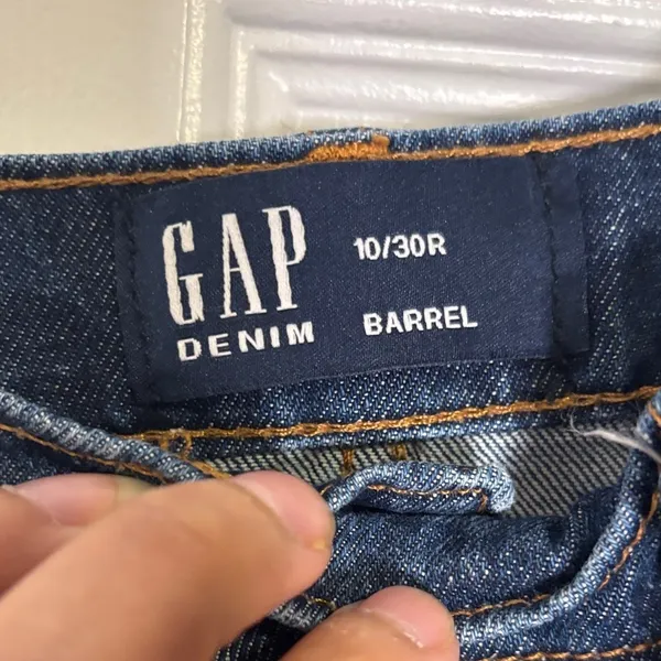 GAP Barrel Jeans 10/30R High Rise Stud Detail Raw Hem Cropped - Image 2