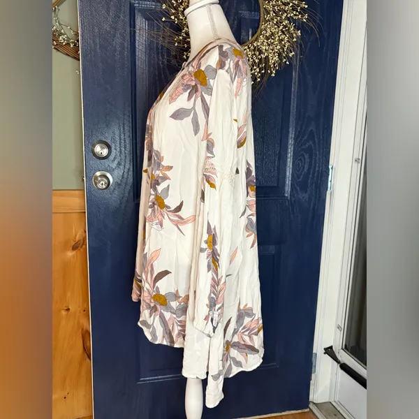 Free People Floral Print Tunic Top - Cream and Pink - Image 3