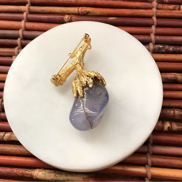 Vintage brooch pin Gold Tone with Stone - Image 2