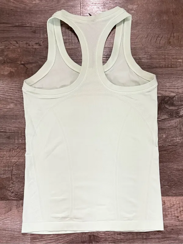 Athleta Mint Green Racerback Seamless Momentum Tank Top Small Activewear Workout - Image 3