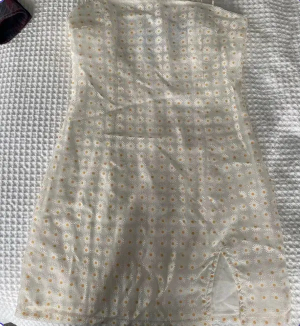 Beginning Boutique Daisy print Dress - Image 3