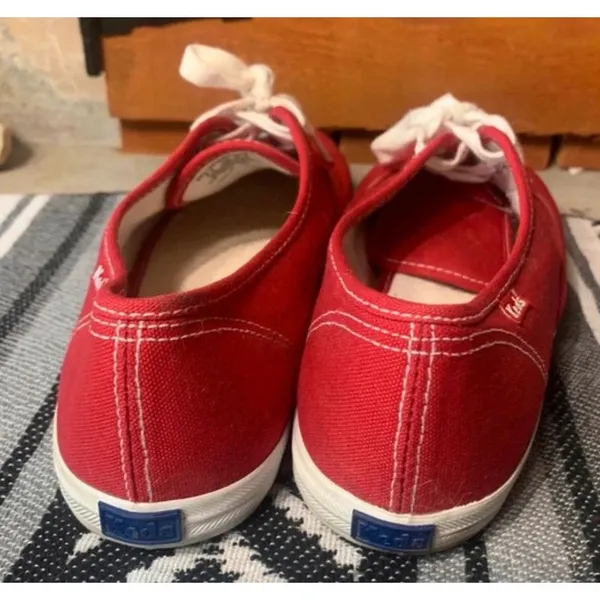 Keds women’s 9 red shoes - Image 3