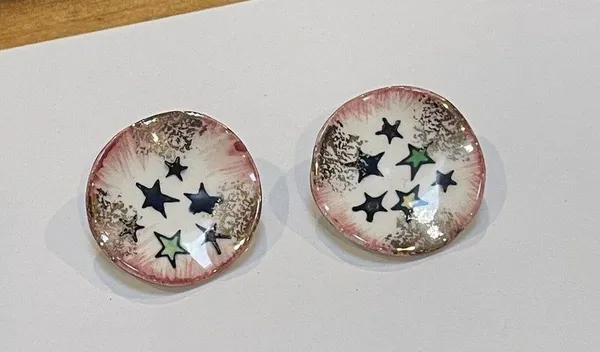 Handcrafted Ceramic Hand-painted White / Pink Clip-on Clip On Earrings - Image 4