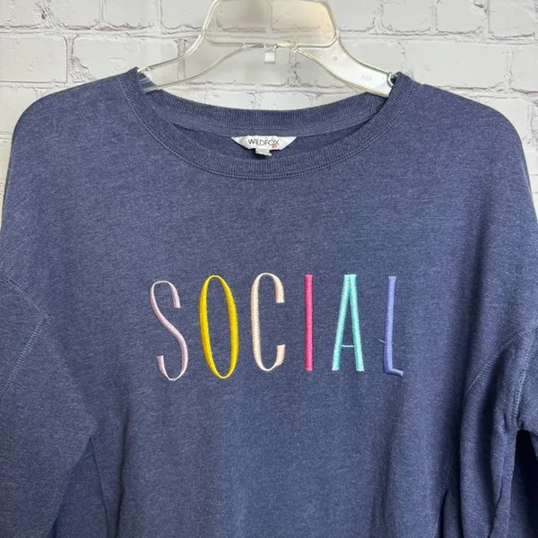 Wildfox Women's blue pullover sweatshirt size large Social colorful embroidery - Image 5