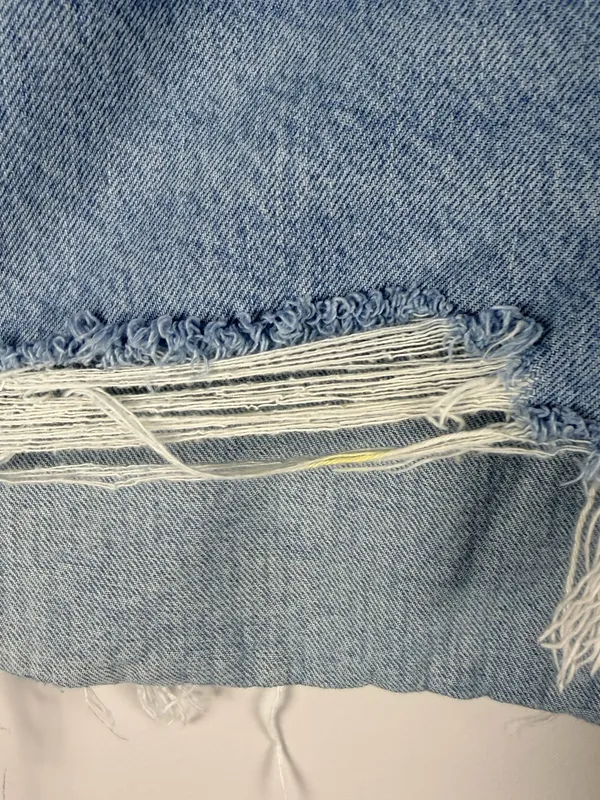 Abercrombie & fitch high rise loose short curve love light wash size 34 - Image 2