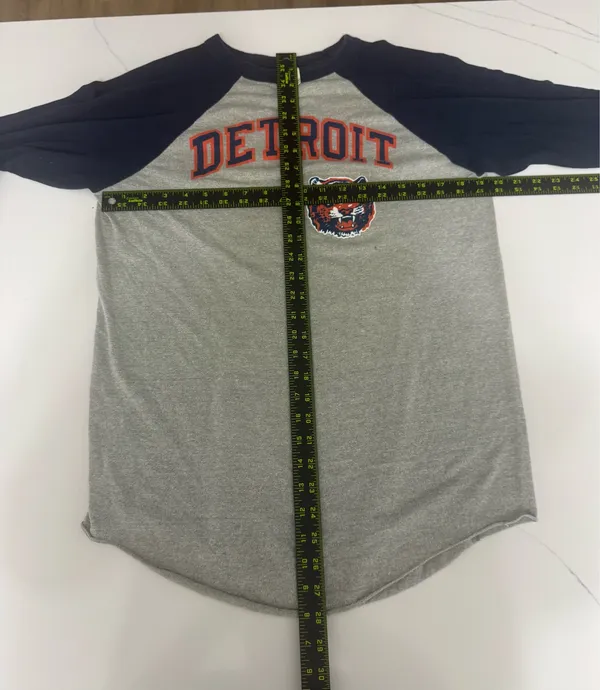 Vintage Detroit Tigers raglan baseball tee from the late 70s/early 80s - Image 4
