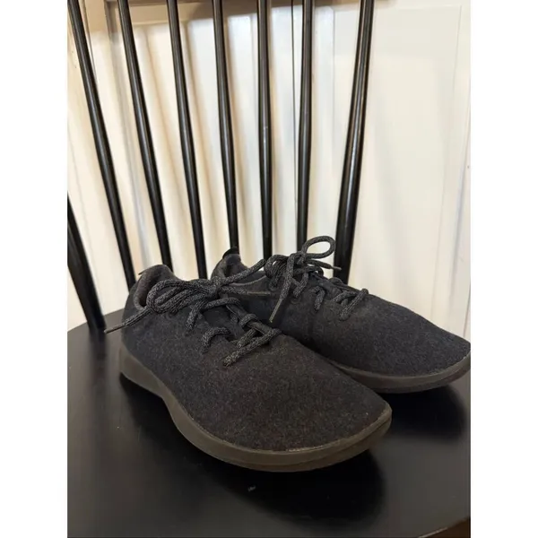 AllBirds black on black classic wool running sneaker size 9 - Image 7
