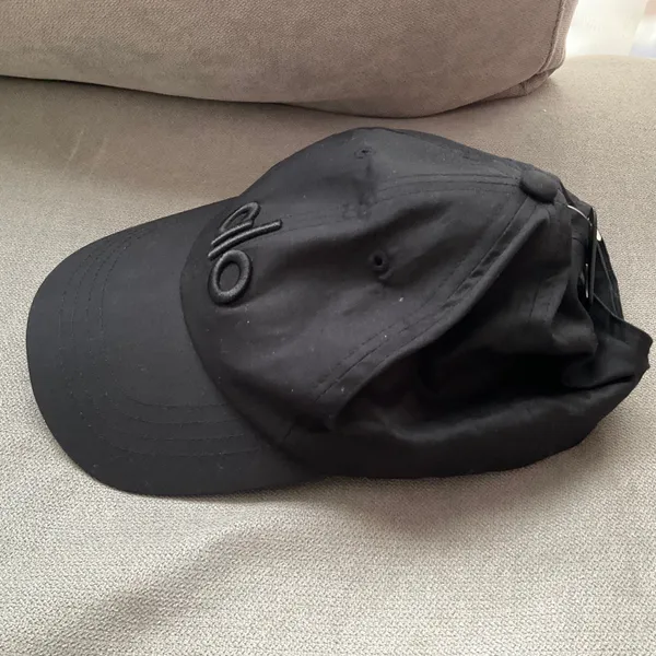 Alo Yoga Off-Duty Cap Black/Black - Image 3