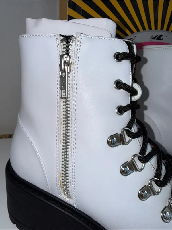 Skechers White Lace-Up Platform Lug Boots with Black Sole - Image 6