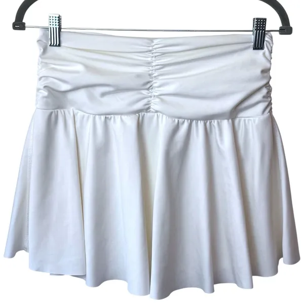 Year of‎ Ours Court Skort White Ruched Athletic Tennis Pickleball Golf Dainty M - Image 4