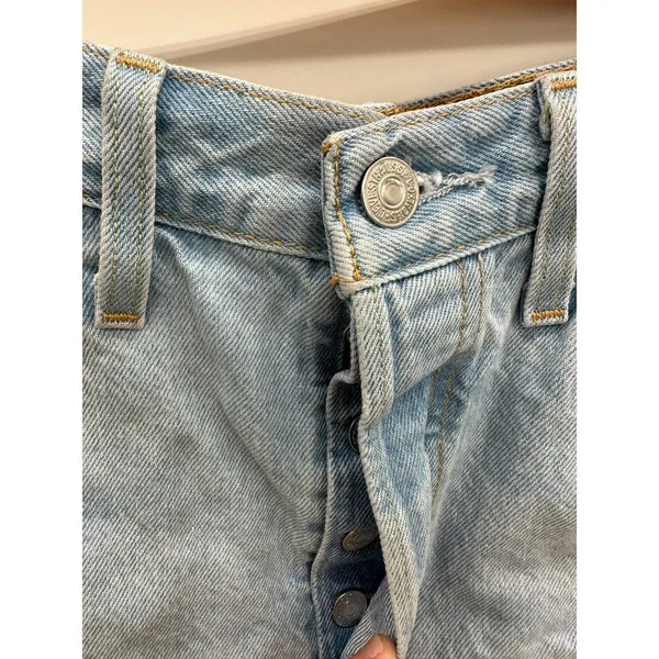 Levi's Shorts Women 30 Light Wash High Rise Denim Distressed Button Fly - Image 4
