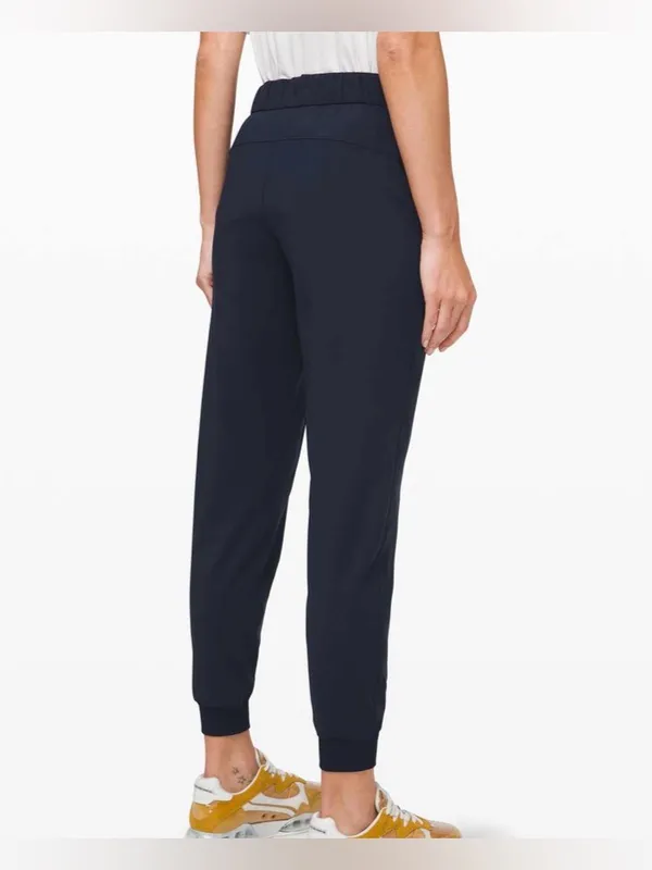 lululemon on the fly Navy Drawstring Jogger Pant luxtreme Size dot 6 - Image 3