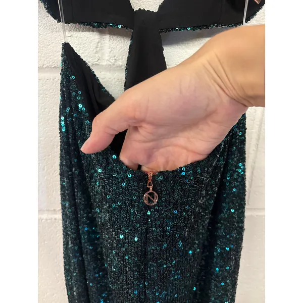 NWT Nookie Sz M Diaz Sequined Cut Out Emerald Sleeveless Side Slit Cocktail Gown - Image 5