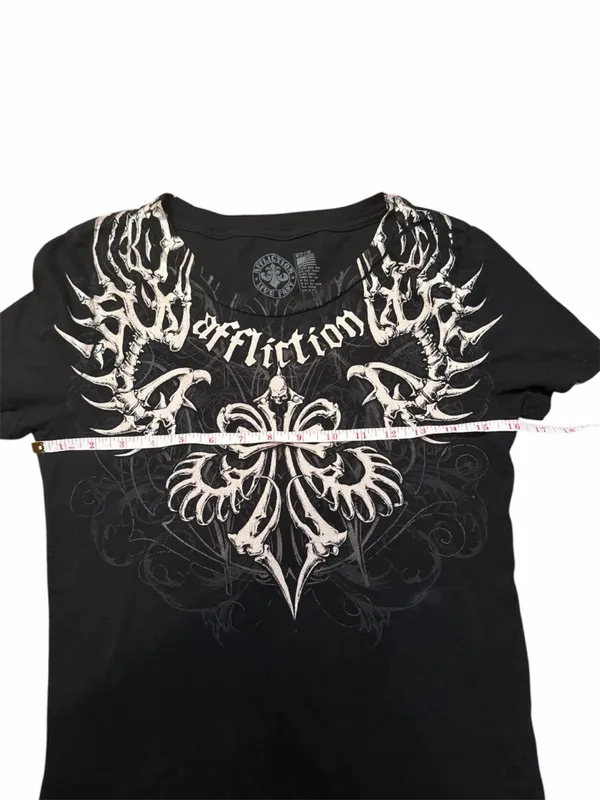 Affliction Black Graphic Skull Cross Tee Size Medium Fitted Y2K - Image 2