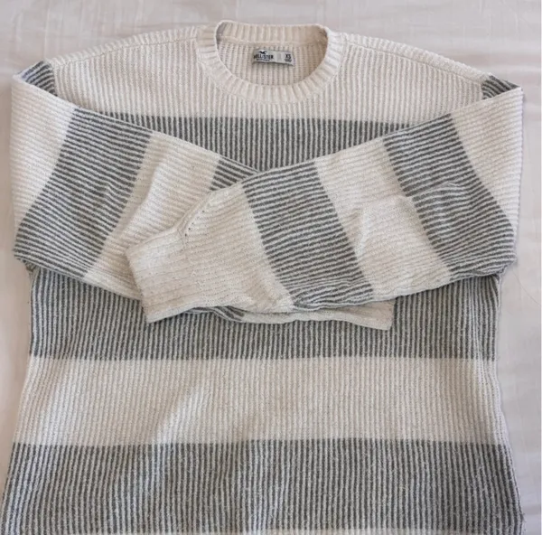 Hollister Grey and White Striped Oversized Sweater - Image 2