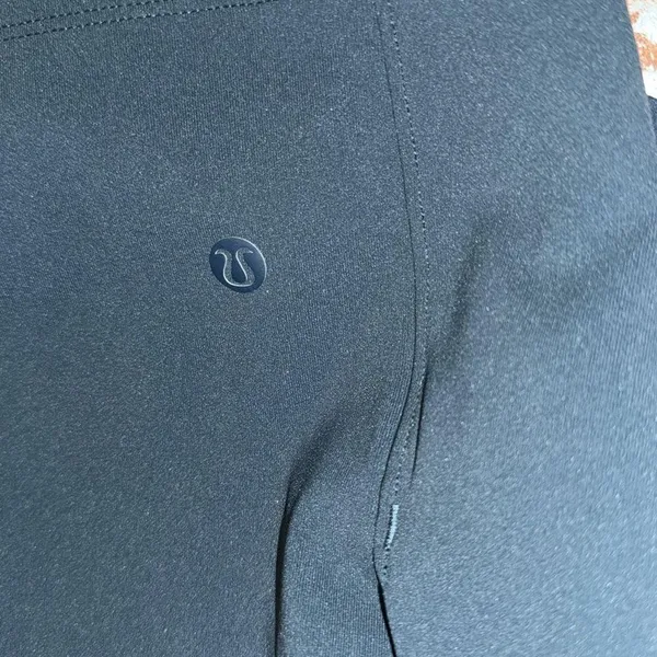 Lululemon On The Fly Short  size 6 - Image 4