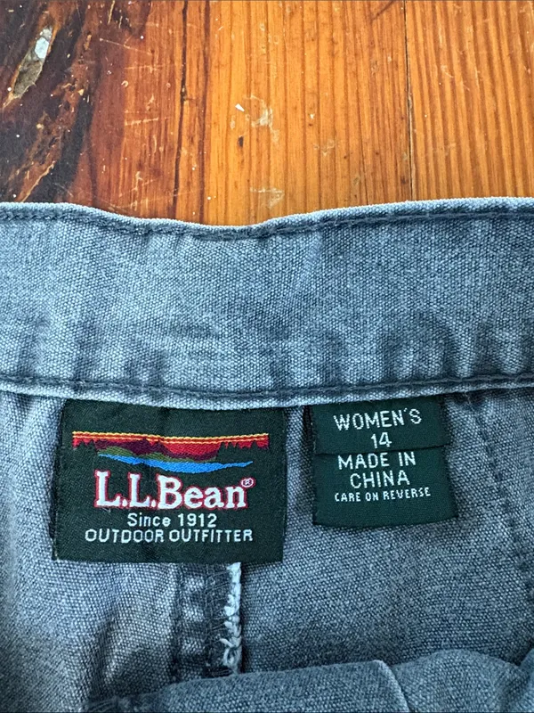 Vintage L.L. Bean Women's Washed Denim Cargo Shorts Gray Gorpcore - Image 2