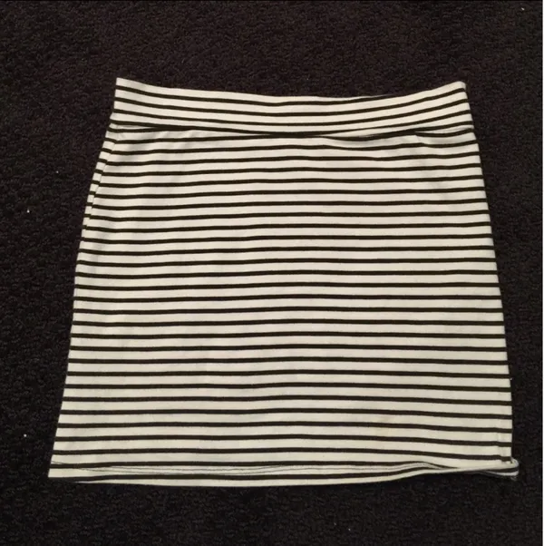 Black & White Striped Stretch Skirt Size XXS - Image 4