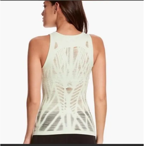 Alo Yoga Vixen Fitted Yoga Tank - Image 3