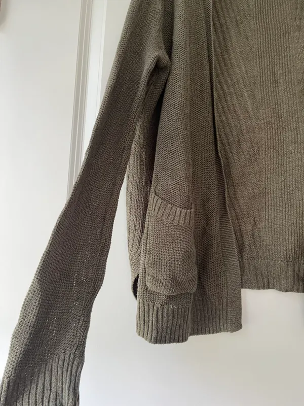 SO Sweater - Image 2