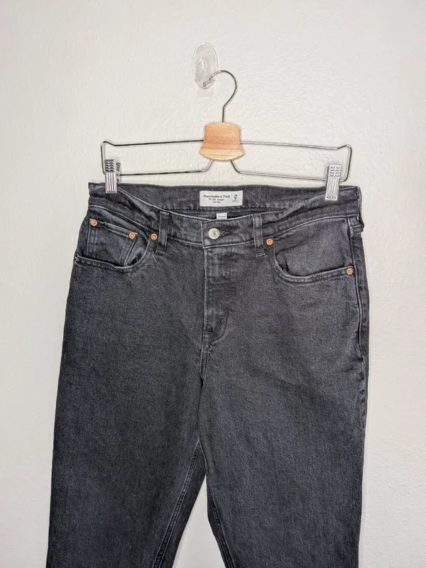 Abercrombie and Fitch Curve Love 90s Straight Mid Rise Jeans Size 29 Black Denim - Image 7