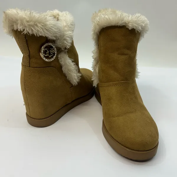 Guess Tan Faux Fur Winter Boots size 7M - Image 5