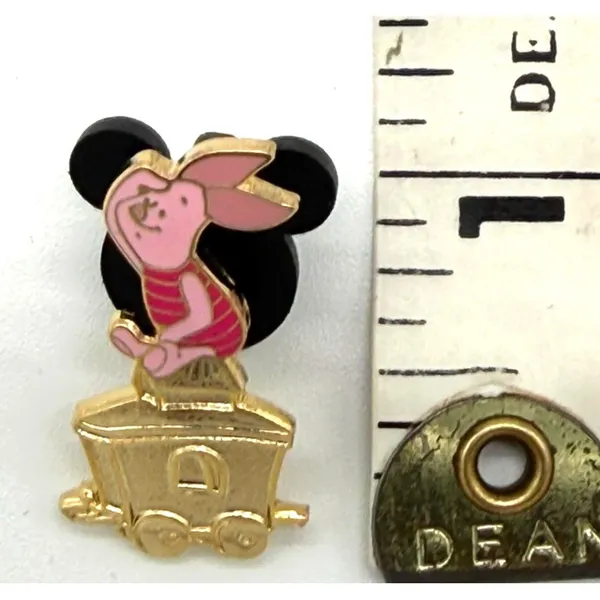 Disney Pin Piglet on Gold Train Engine Winnie the Pooh Transportation Series - Image 2