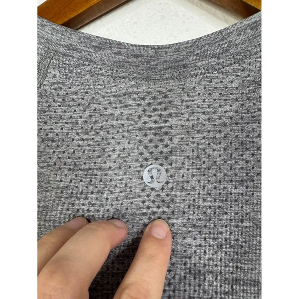 Lululemon Swiftly Tech Short Sleeve 2.0 Heathered Grey Training Shirt Size 4 - Image 3
