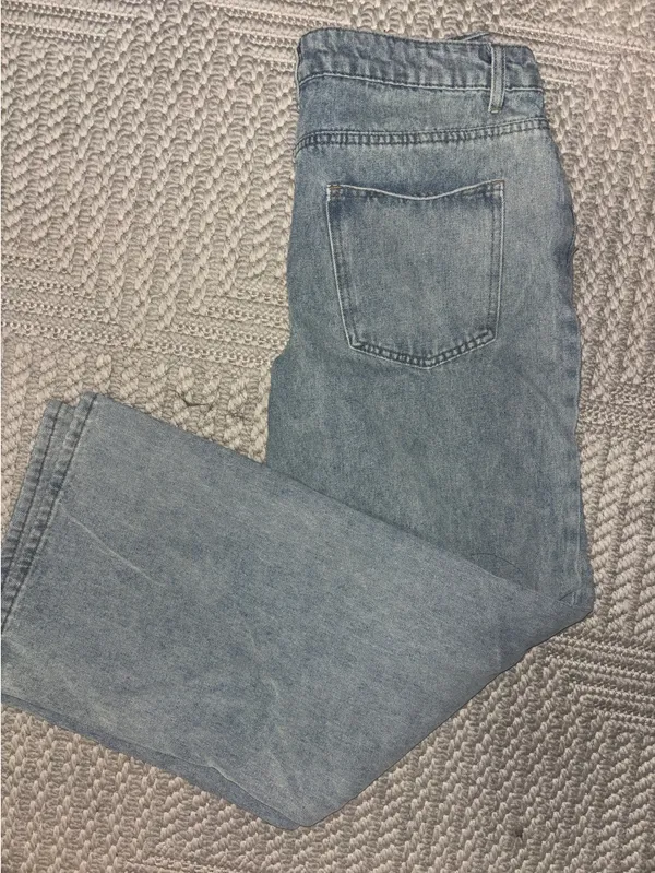 Edikted Low-Rise Baggy Jeans - Image 4