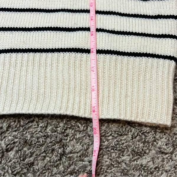 Tahari Striped Cropped Sweater - Image 9