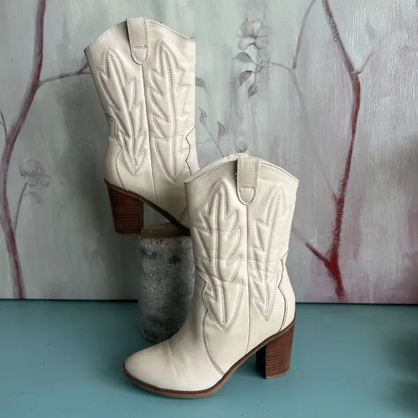 MIA Raylyn Western Boots Ivory Western Heeled Boot Size 7 Rodeo Pointed Toe - Image 13