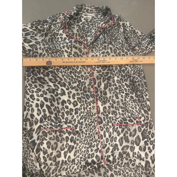 Victoria's Secret Leopard‎ Print Long Sleeve Pajama Top Pink Trim small - Image 4
