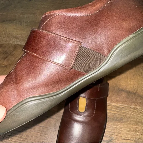 Footprints by Birkenstock Tirano Women's Slip On Leather Comfort Shoes - Image 11