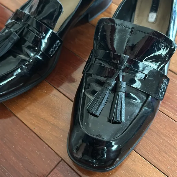 Tahari Black Patent Leather Loafers Goth Preppy Academia Twee Size 8.5 Tina - Image 2